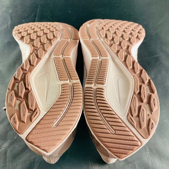 Mint Condition Beiige Sand NIKE PEGASUS 35 Womens 8.5 US 40 EUR Running Shoes - Picture 6 of 7